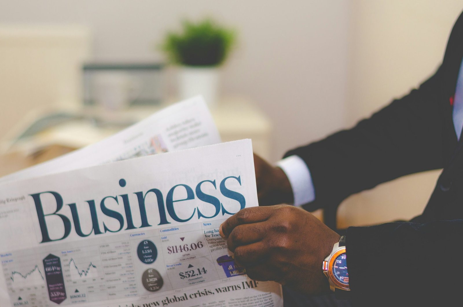 Investing With a Small Amount of Money: Why “You Need a Windfall to Start” Is Wrong